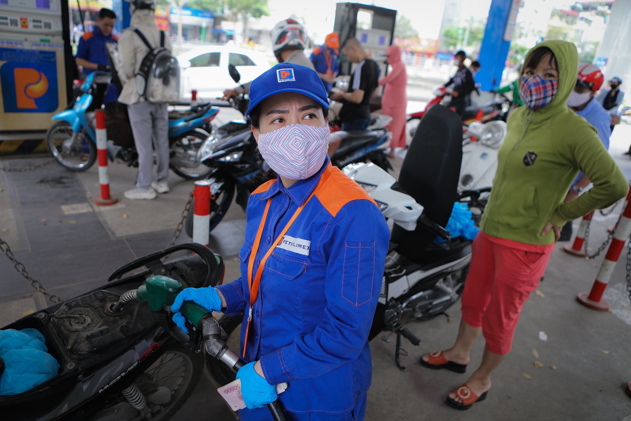 Bo Cong Thuong khong dong y dung nhap khau xang dau anh 1