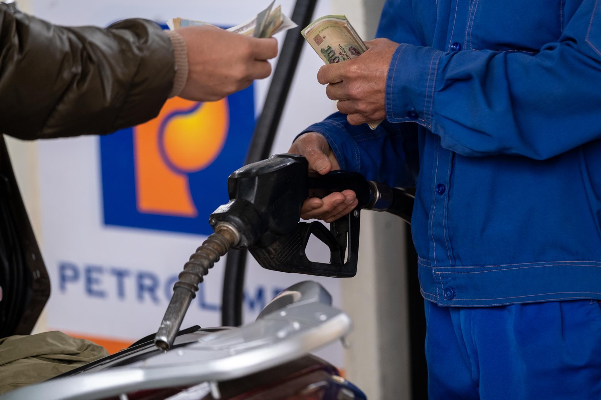 Nhieu cay xang dong loat gap 'su co' hinh anh