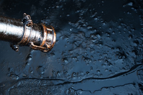 Gia dau dao chieu giam khi Nga luong lu cat giam san luong khai thac hinh anh