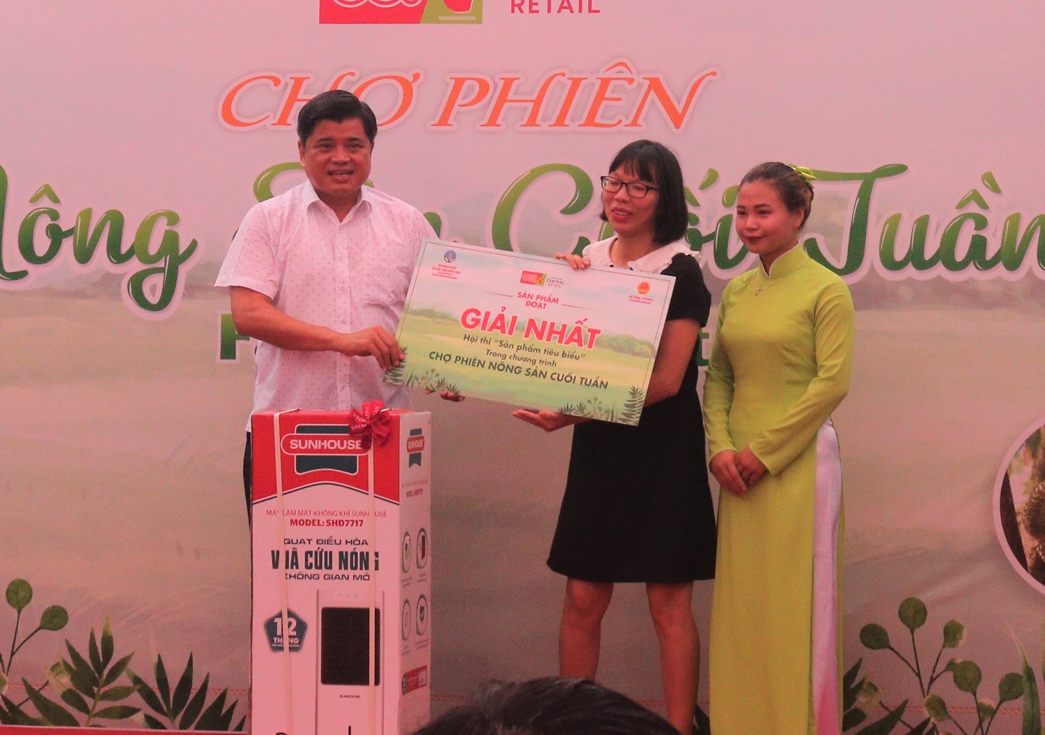 Ha Noi lan dau to chuc cho phien nong san theo mo hinh Thai Lan hinh anh