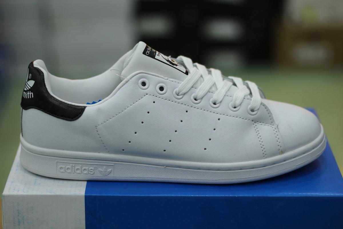 Thu giu lo giay Stan Smith nhai gia 150.000 dong/doi hinh anh