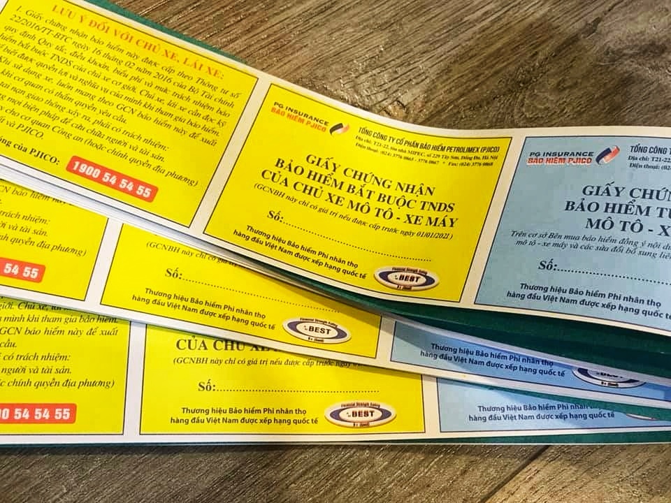 Lai lon nho ban bao hiem oto, xe may hinh anh