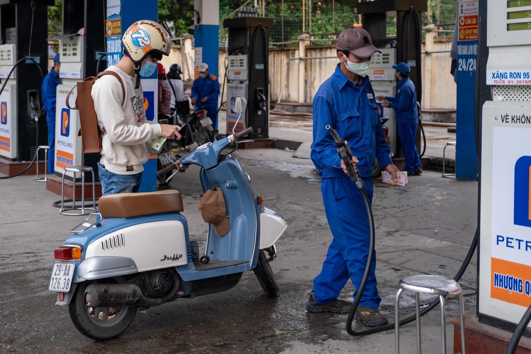 De xuat dieu chinh gia xang 10 ngay/lan anh 1