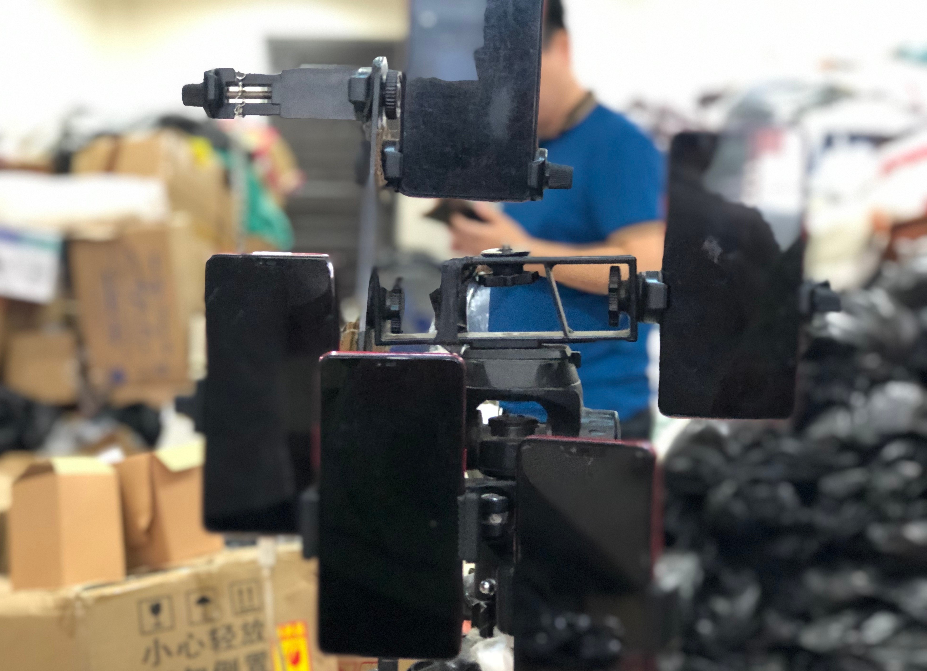 Phat hien them mot co so livestream ban hang lau hinh anh