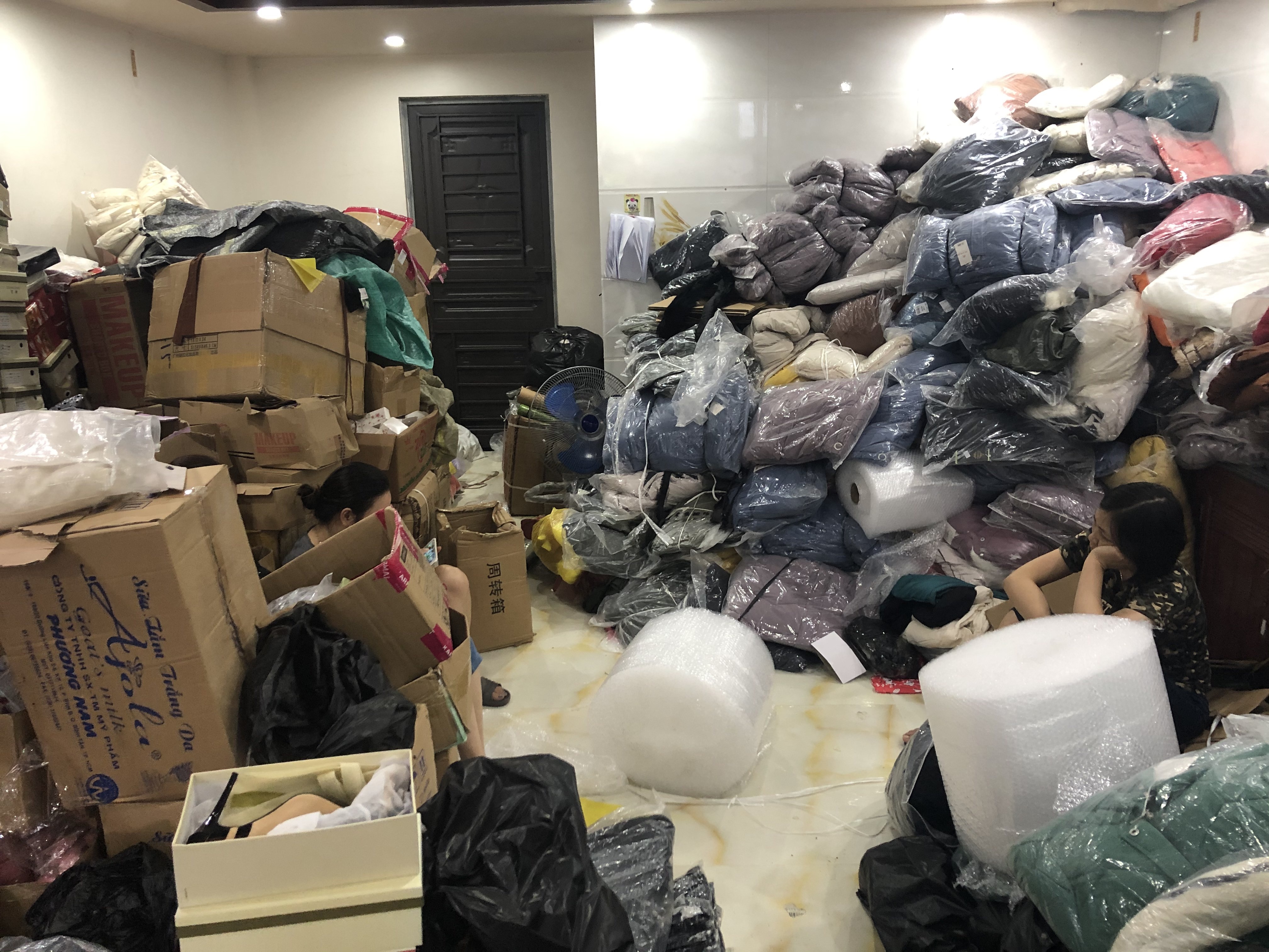 Phat hien them 1 co so livestream ban hang lau anh 1