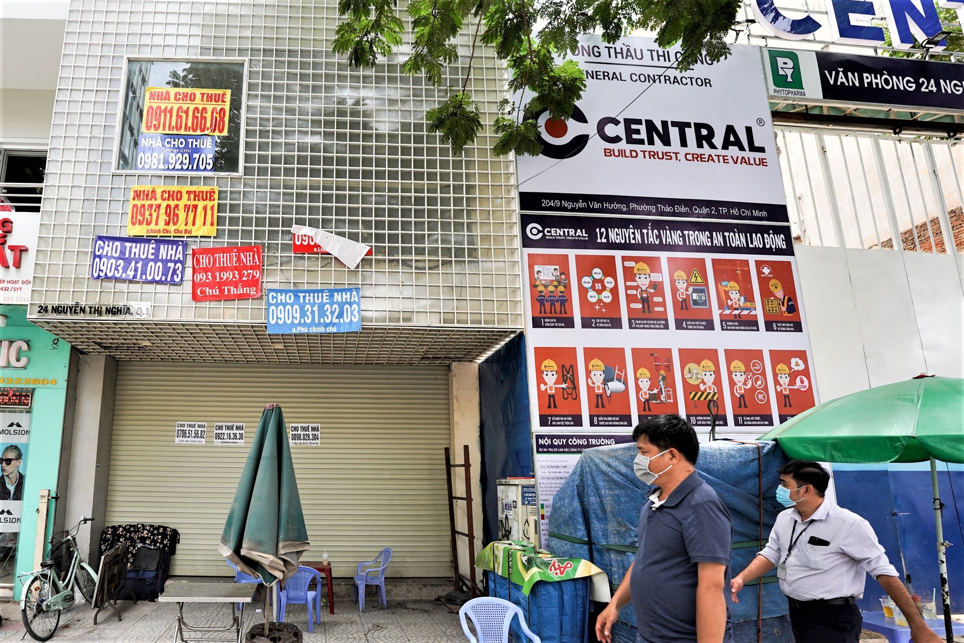 Moi thang co gan 9.000 doanh nghiep dong cua hinh anh