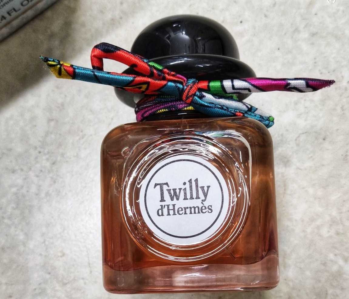 Pha kho hang nhap lau quy mo lon o quan 8 hinh anh