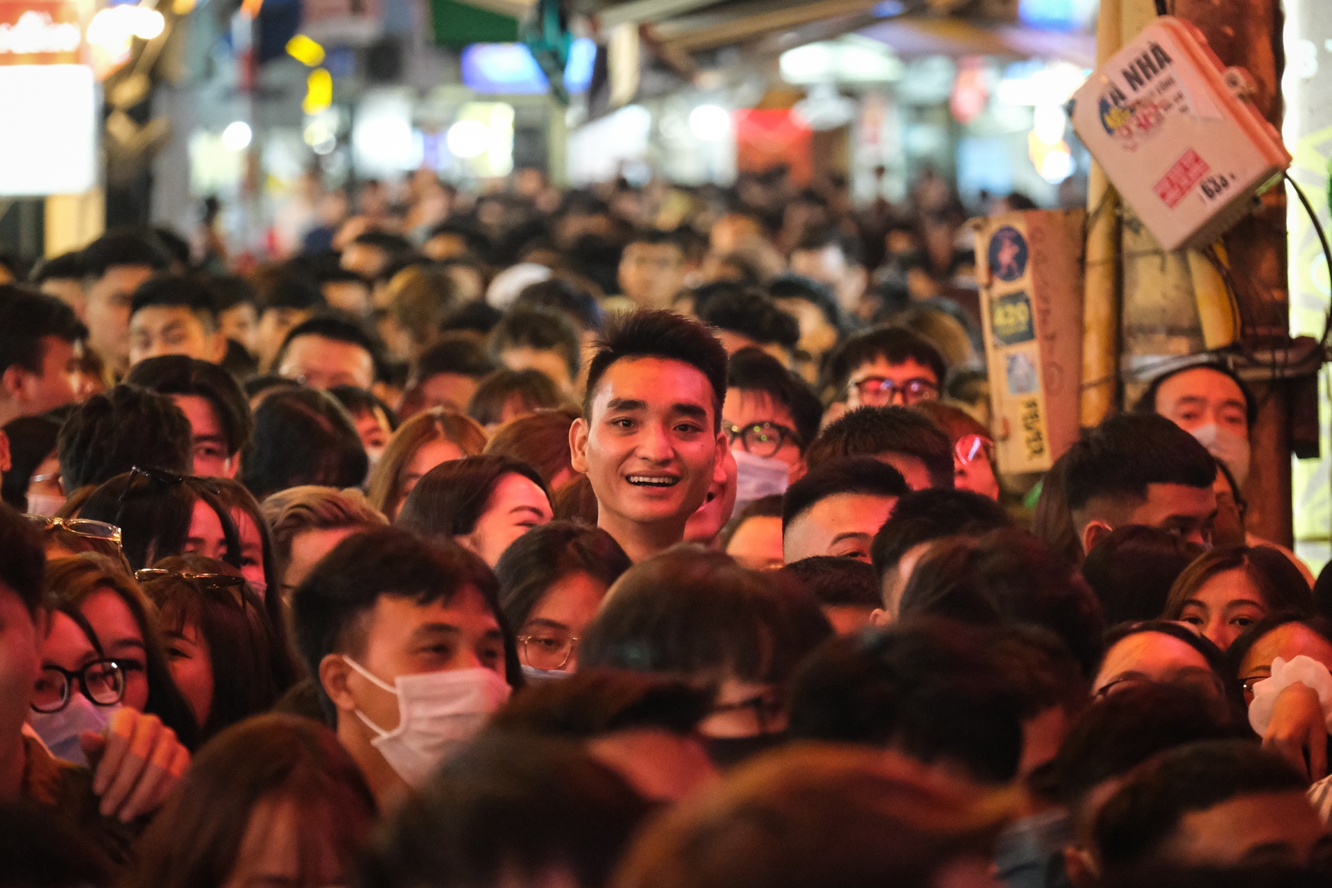 Ha Noi kiem tra cac quan bar,  karaoke,  vu truong anh 1