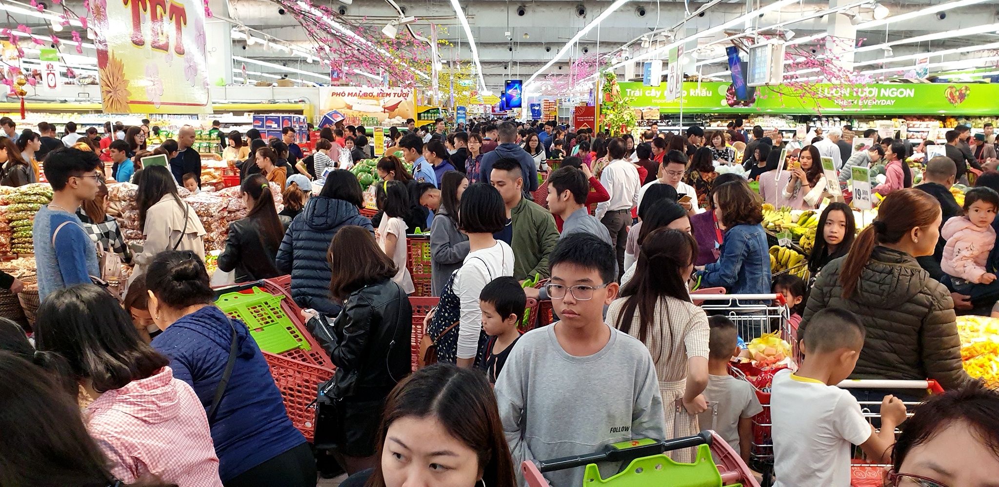 cac sieu thi chuan bi hang phuc vu tet anh 2