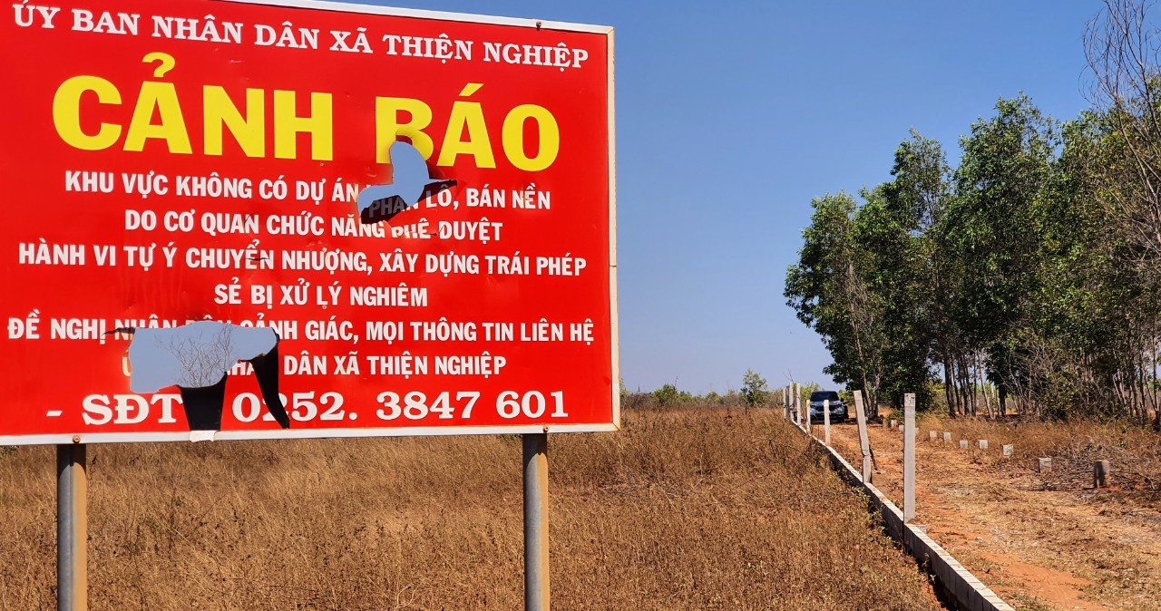 Co hien tuong tao dung tai lieu gia de day gia dat len tung gio anh 1