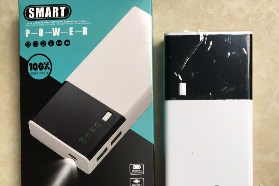 Bat lo hon 2.000 pin du phong gia mao Samsung hinh anh