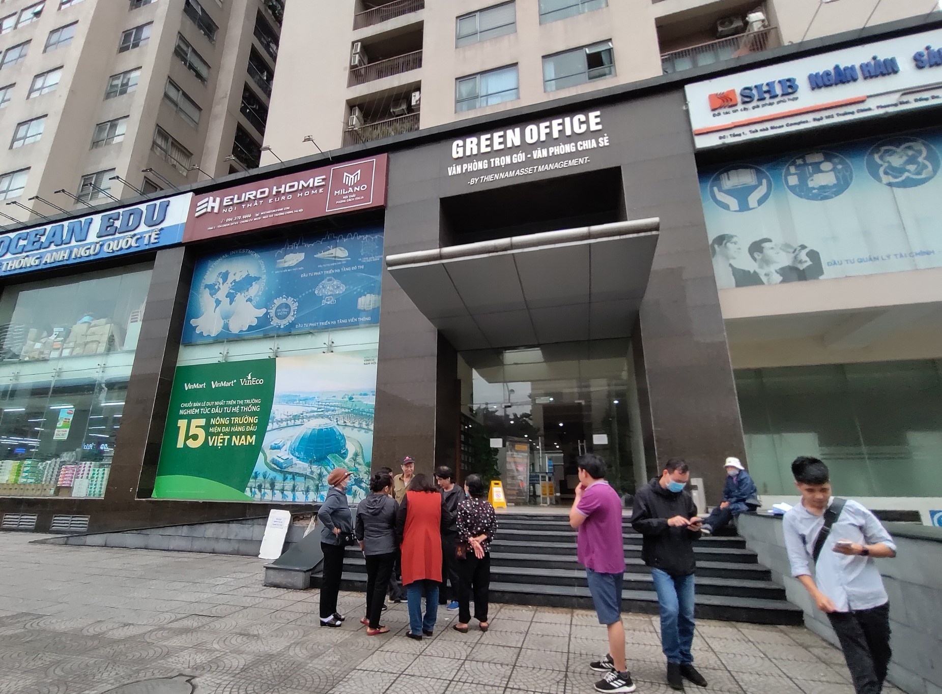 Chung cu bi thung san o Ha Noi do ai dau tu? hinh anh