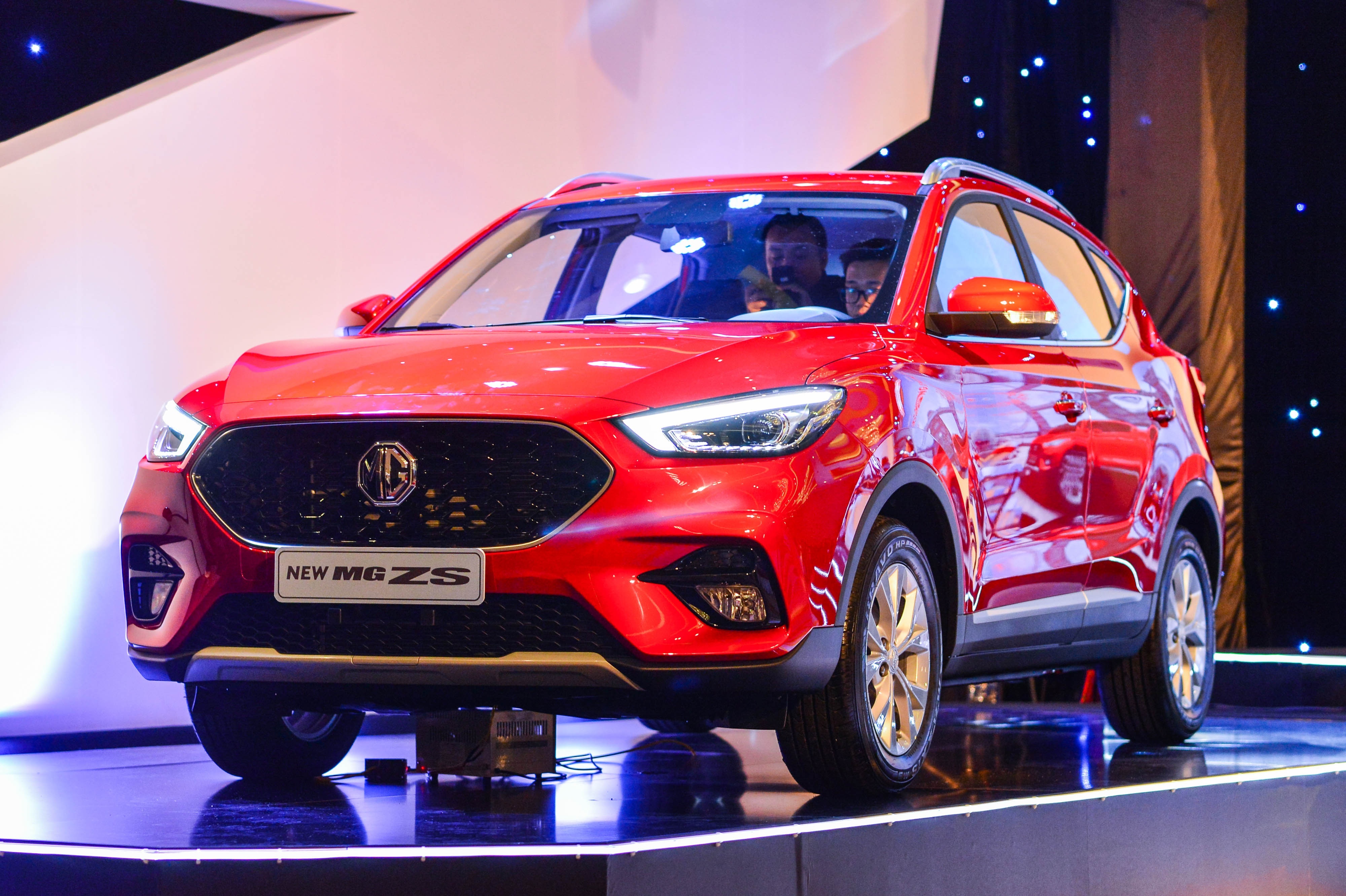 Dau nam 2021, oto nhap khau ve Viet Nam tang gap doi hinh anh