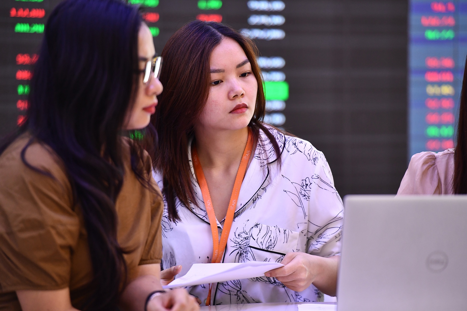 Co phieu chung khoan bung no nho nha dau tu F0 anh 1