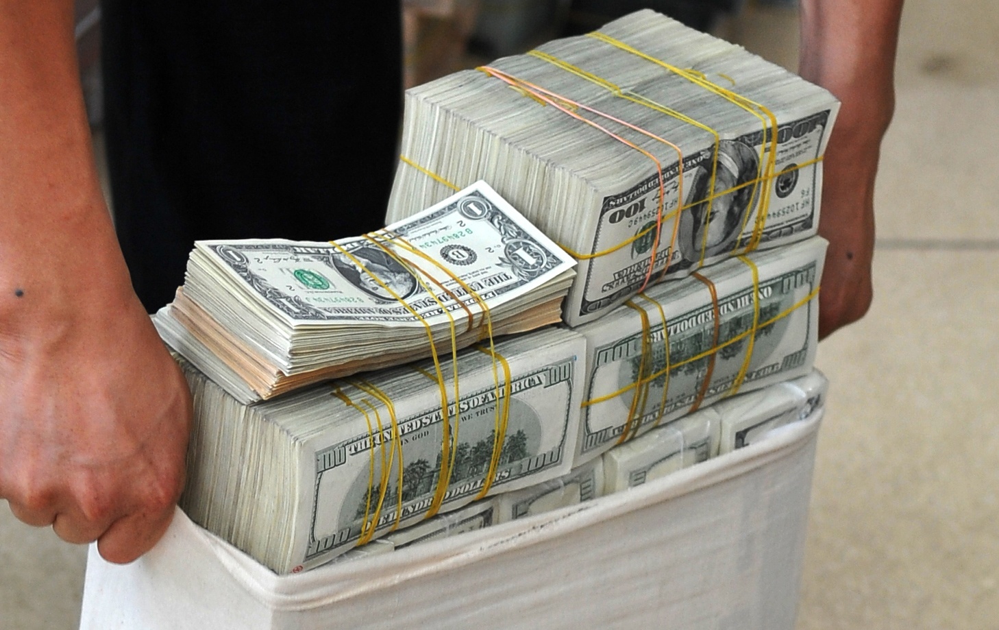 Mot doanh nghiep tai TP.HCM dang ky thanh lap voi von 21,7 ty USD hinh anh