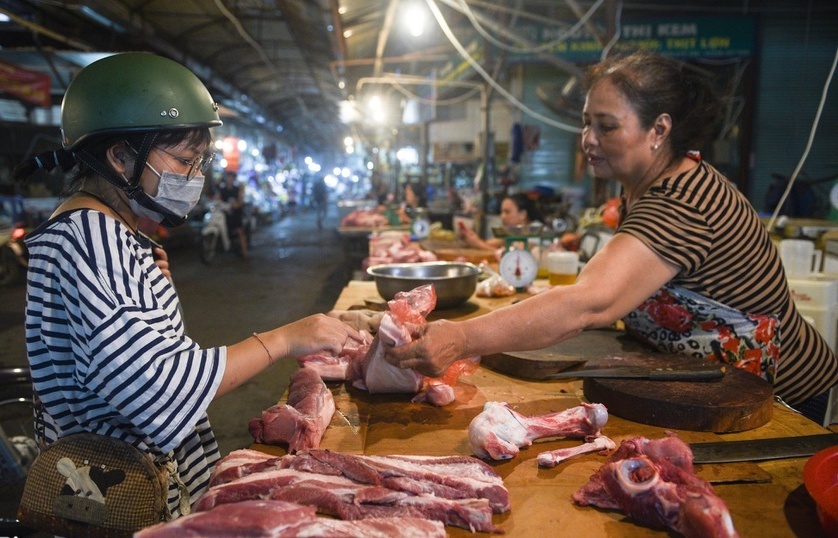Ha Noi tinh viec cung ung thuc pham khi cho dau moi bi 'dong bang' hinh anh