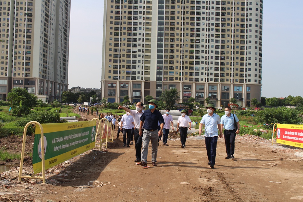 Bộ Xây dựng kiểm tra tiến độ xây dựng bệnh viện dã chiến ở Hà Nội ảnh 3 Bo Xay dung kiem tra tien do xay dung benh vien da chien o Ha Noi anh 3