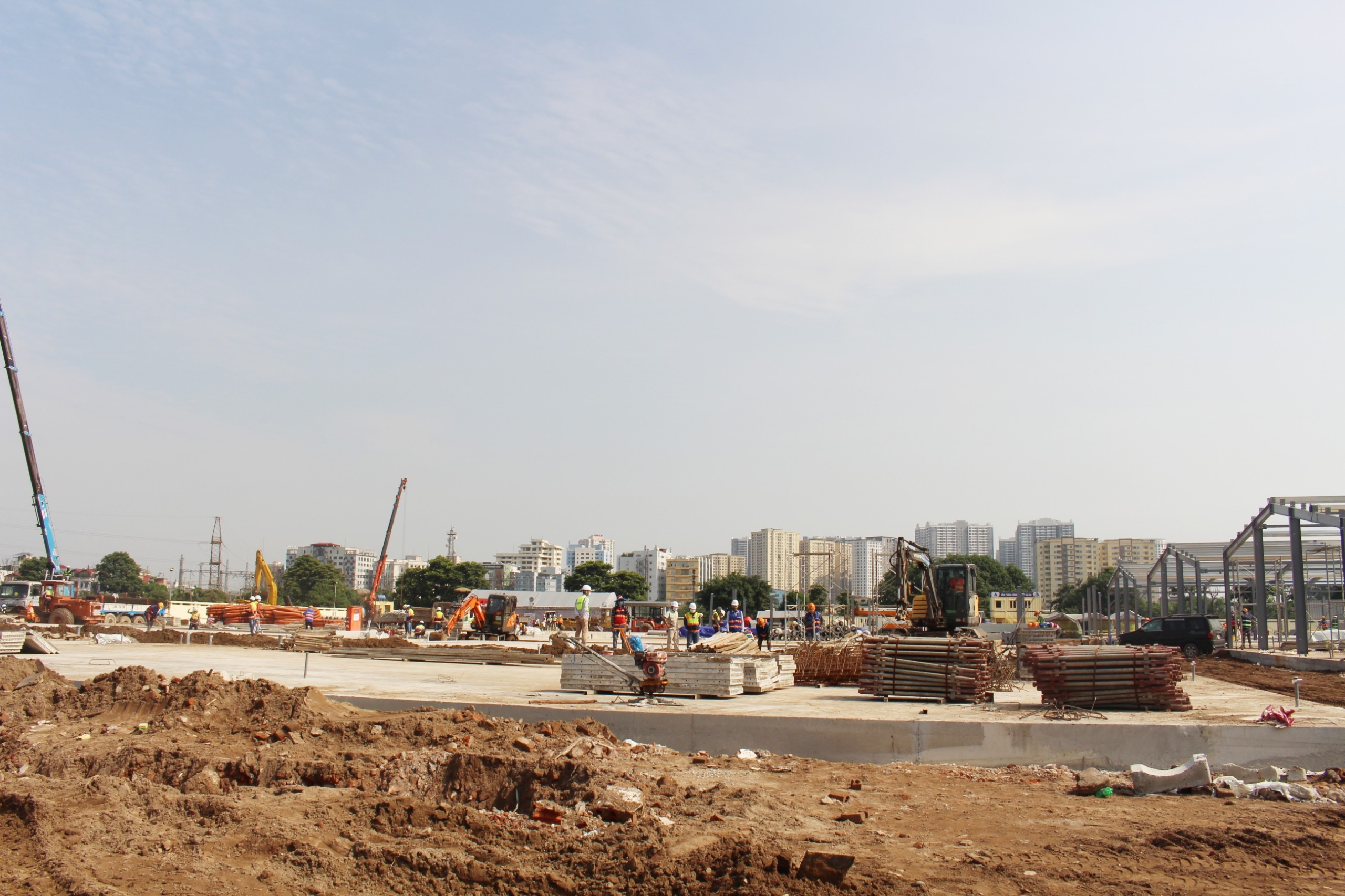 Bộ Xây dựng kiểm tra tiến độ xây dựng bệnh viện dã chiến ở Hà Nội ảnh 2 Bo Xay dung kiem tra tien do xay dung benh vien da chien o Ha Noi anh 2