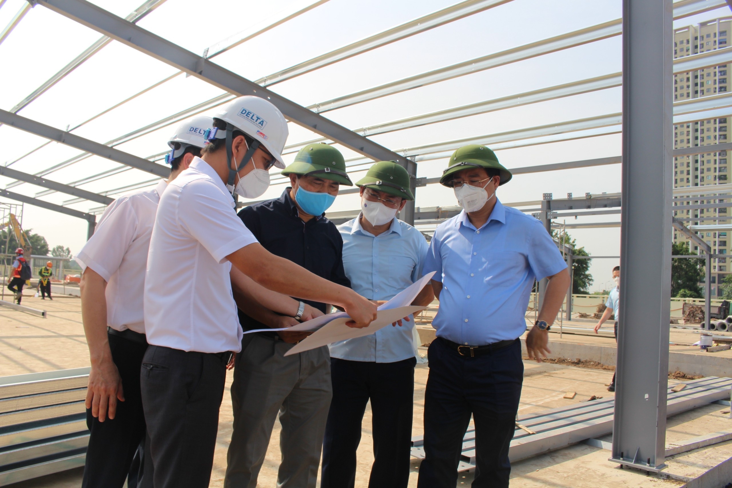 Bộ Xây dựng kiểm tra tiến độ xây dựng bệnh viện dã chiến ở Hà Nội ảnh 1 Bo Xay dung kiem tra tien do xay dung benh vien da chien o Ha Noi anh 1