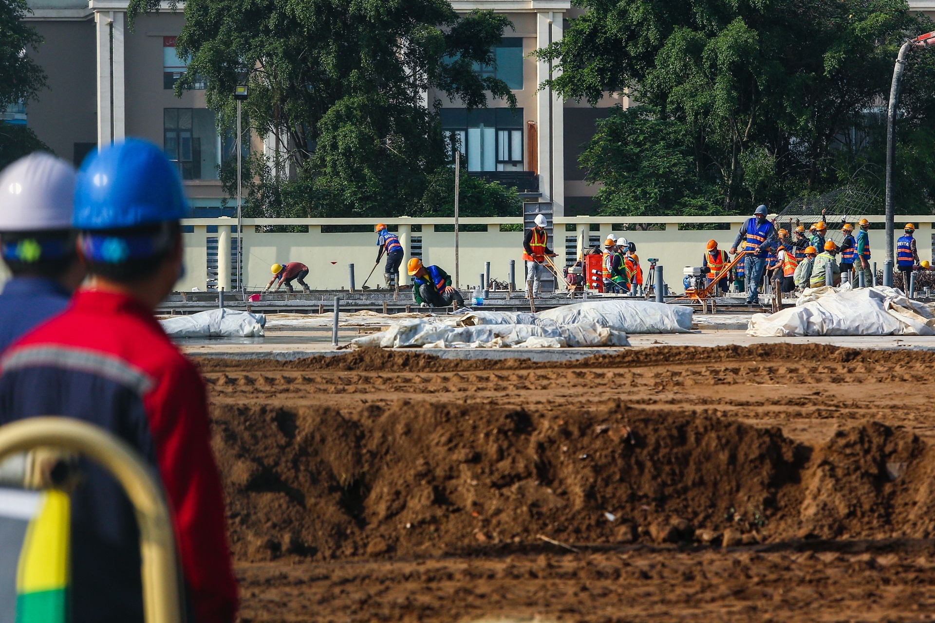 Bo Xay dung kiem tra tien do xay dung benh vien da chien o Ha Noi hinh anh