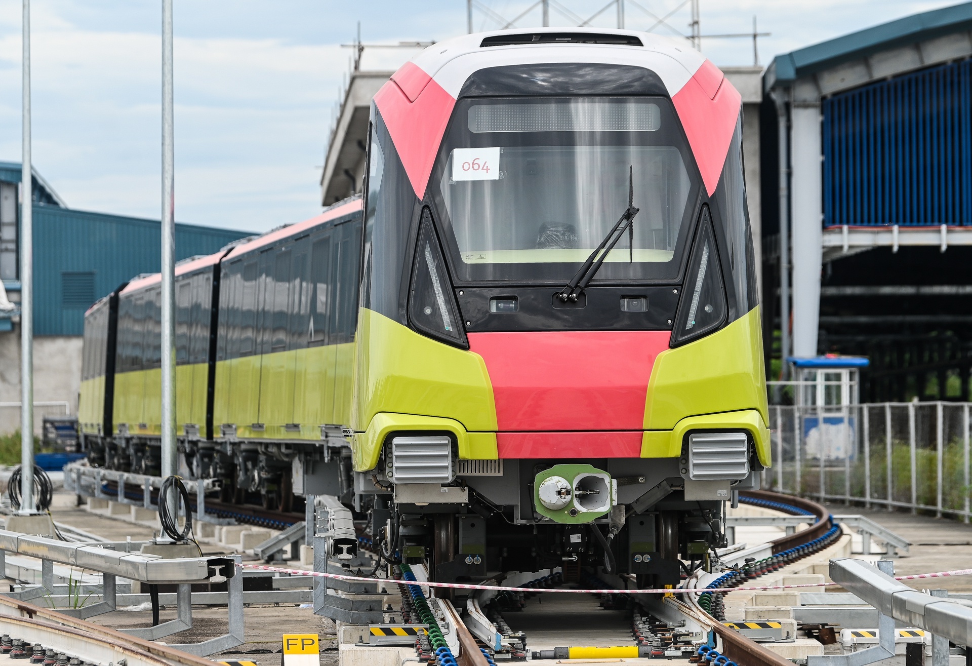 Phai pha do 7 toa nha khi thi cong 4 km ham du an Nhon - Ga Ha Noi hinh anh