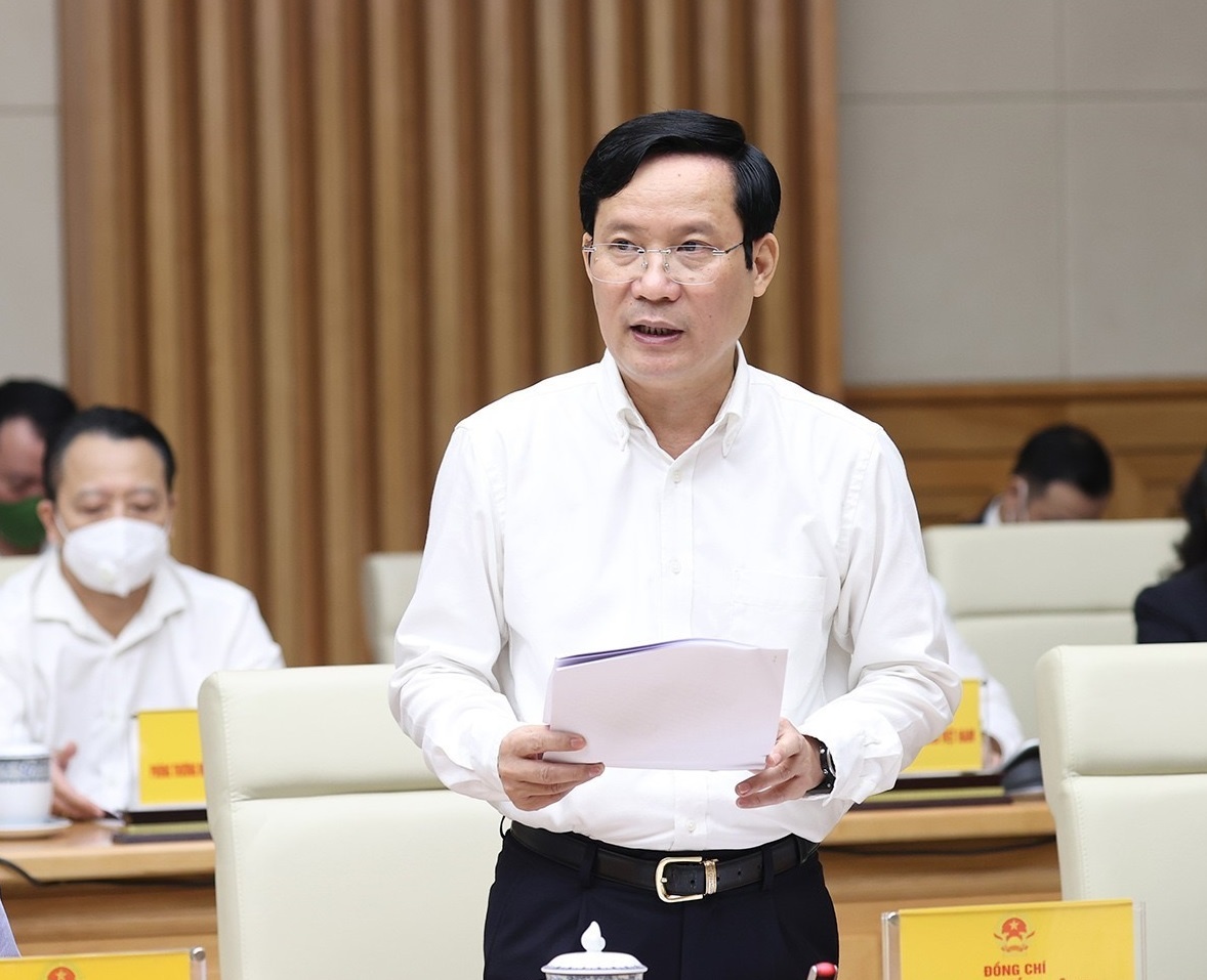 Chu tich VCCI: 'Neu gian cach xa hoi mai, doanh nghiep se sup do' hinh anh