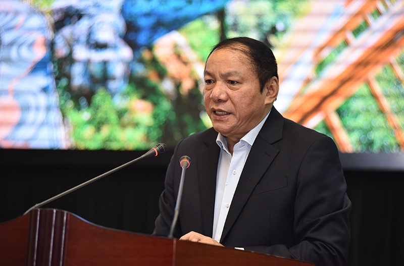 Sap co huong dan cho nguoi dan di du lich anh 1