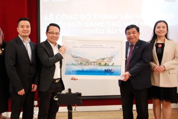 Thanh lap mang luoi doi moi sang tao Viet Nam tai chau Au hinh anh