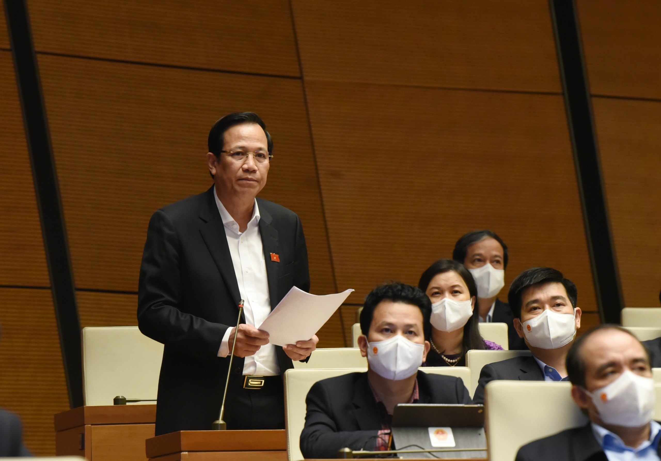 Khi nao thi truong lao dong moi tro lai binh thuong? anh 1