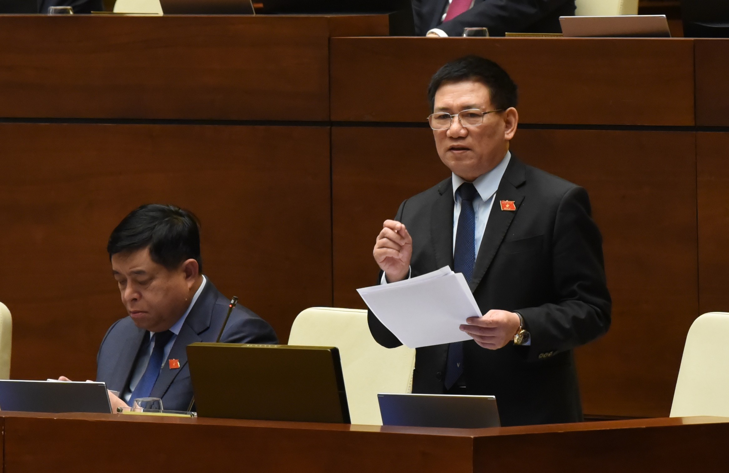 Bo truong Tai chinh noi ve viec huy dong von dau tu 1 trieu ty dong hinh anh