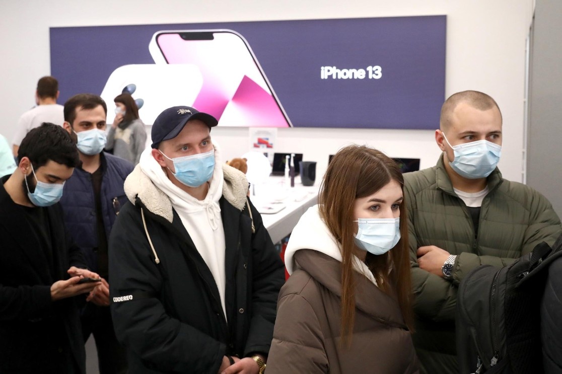 Dan Nga do xo di mua sam, iPhone va do dien tu tang gia manh hinh anh