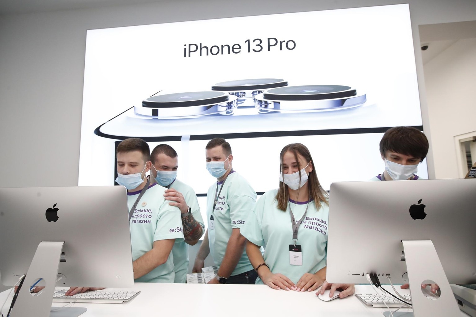 gia dien thoai o Nga tang anh 2