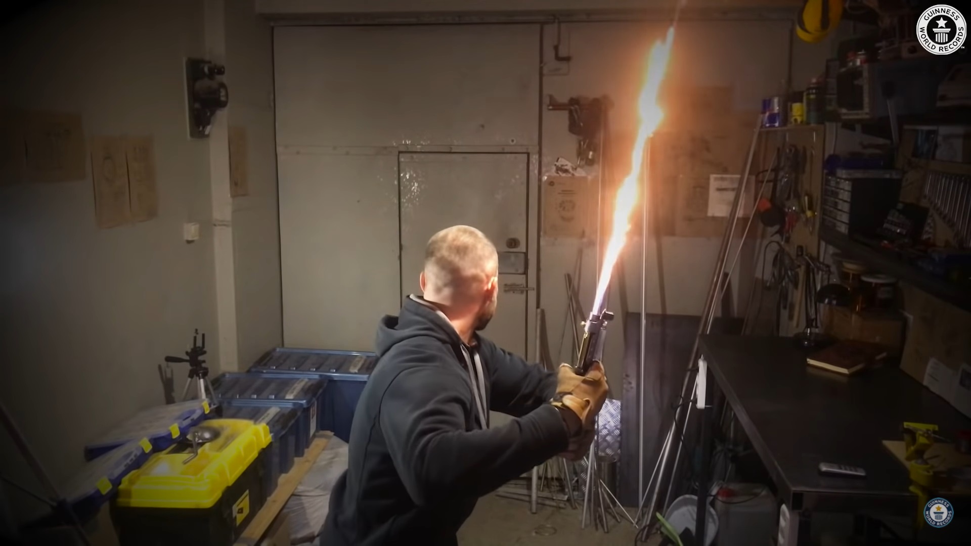 YouTuber nguoi Nga che tao kiem anh sang ngoai doi thuc hinh anh