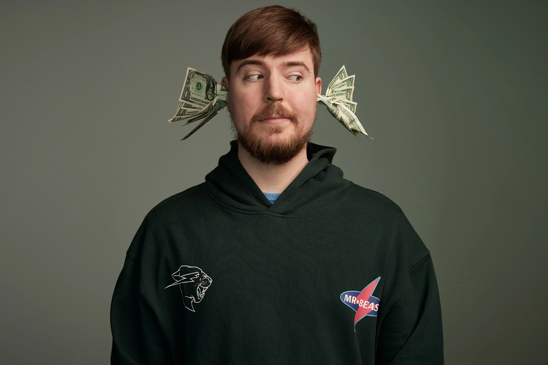MrBeast tang 26 xe dien Tesla cho fan hinh anh