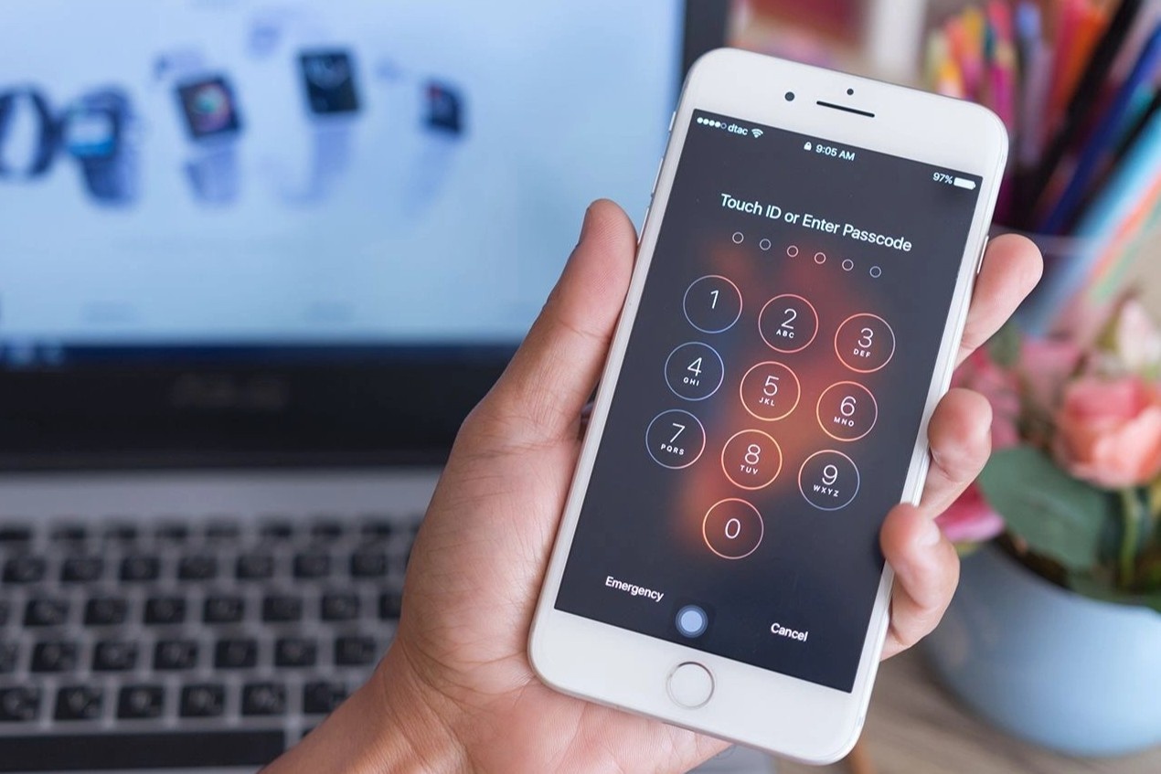 Lam gi khi quen mat khau iPhone hinh anh