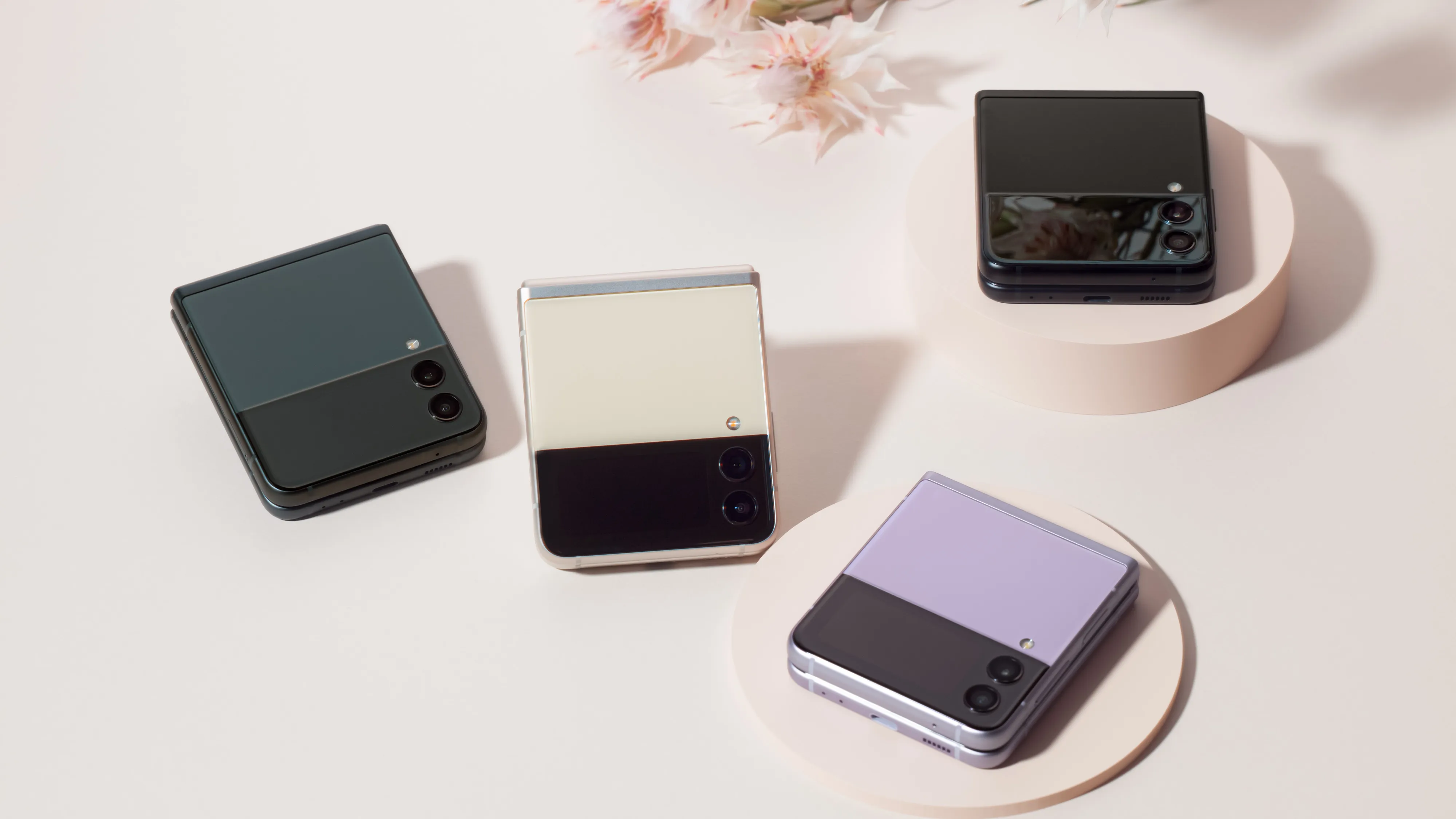 Dat truoc dong Galaxy Z anh 1