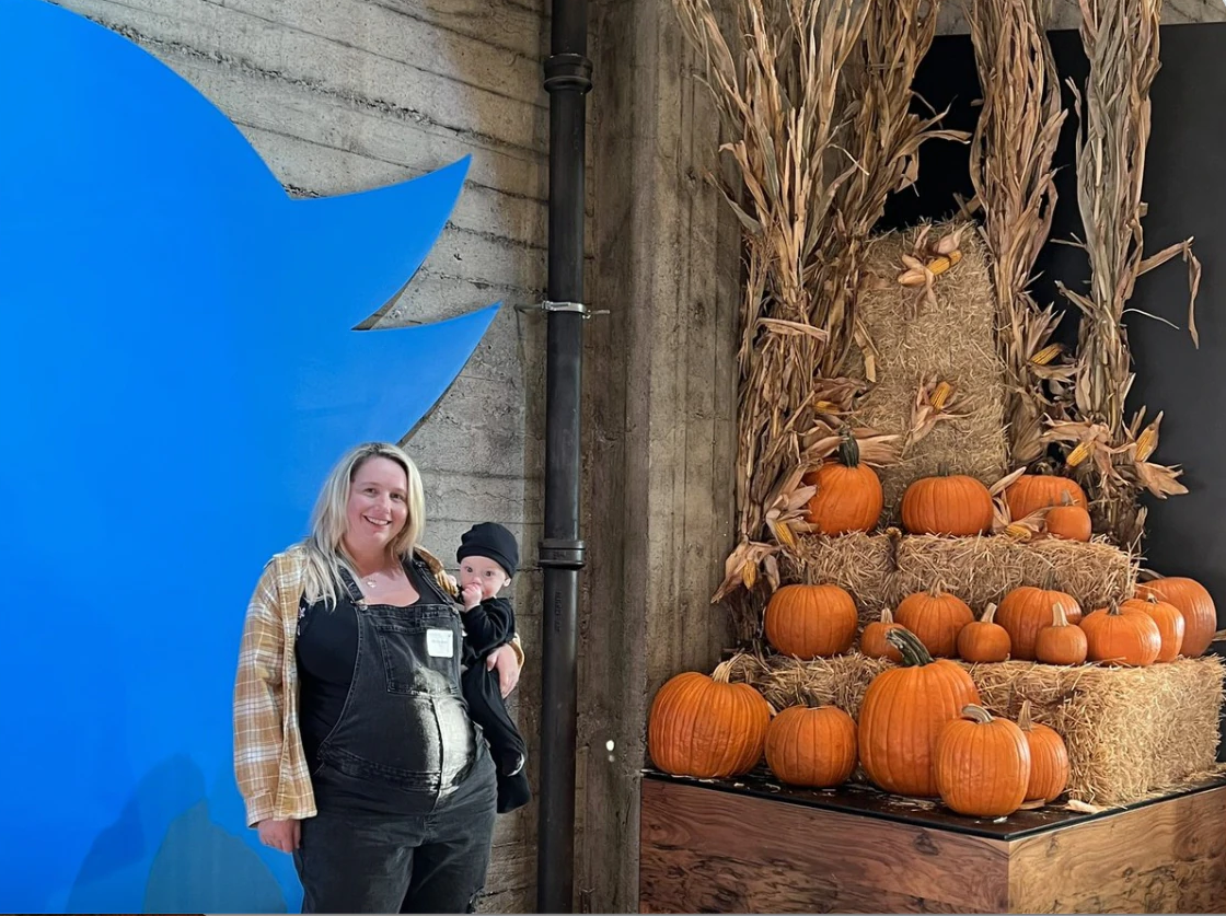 Nhan vien kien Twitter anh 1