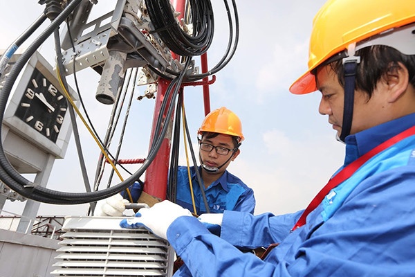 Dung luong cap quang quoc te sap tang hinh anh