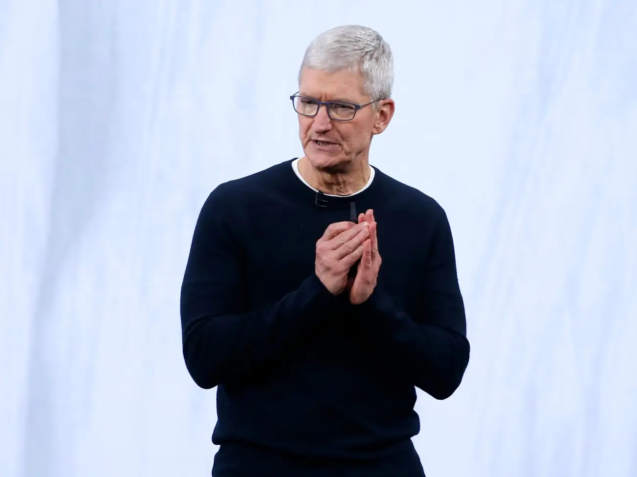 Buc thu Apple gui nhan vien luc 7h sang hinh anh