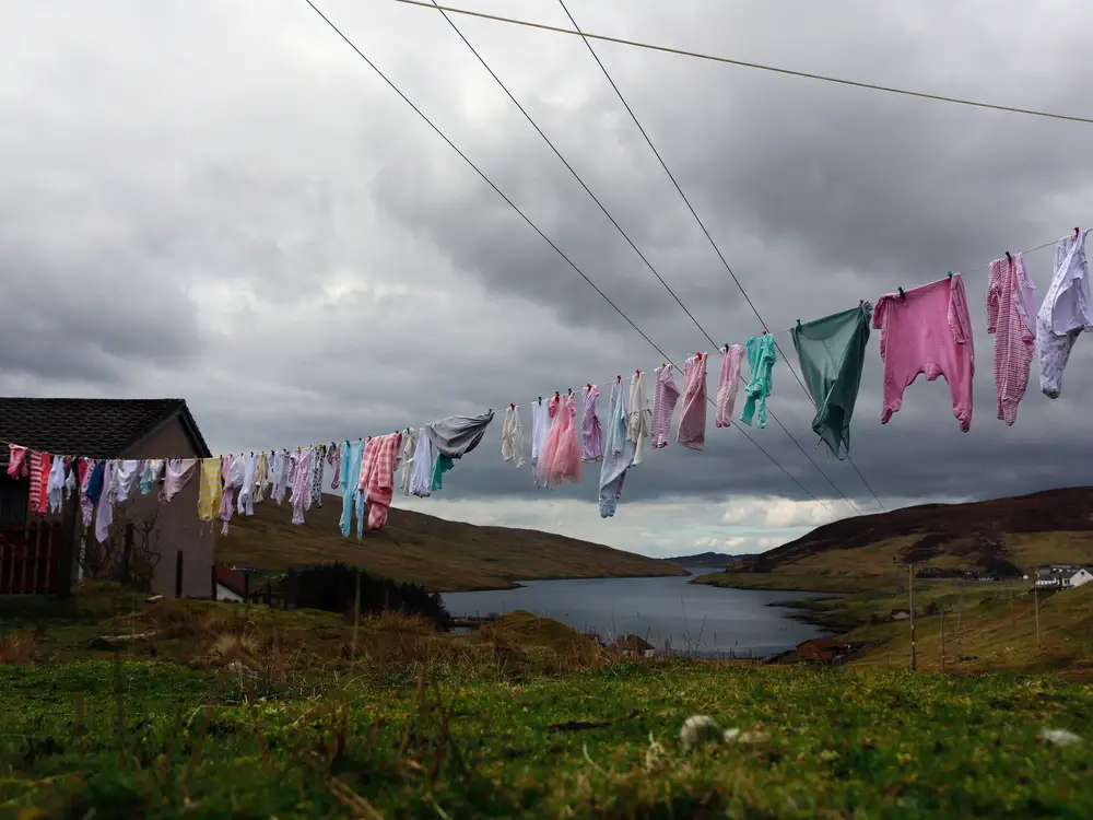 Cach giup quan ao nhanh kho mua mua bao hinh anh