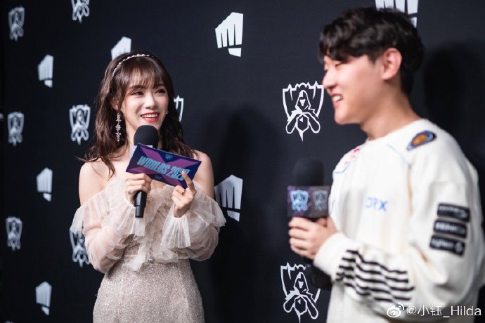 Tranh cai gay chan dong cua cuu vuong CKTG hinh anh