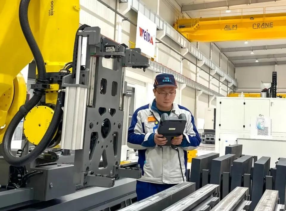 Mot thi tran nho o Trung Quoc de doa nganh co khi Duc, Nhat Ban hinh anh