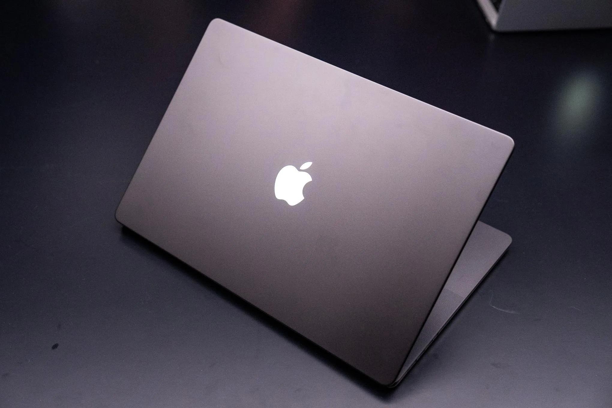 MacBook ảnh 8