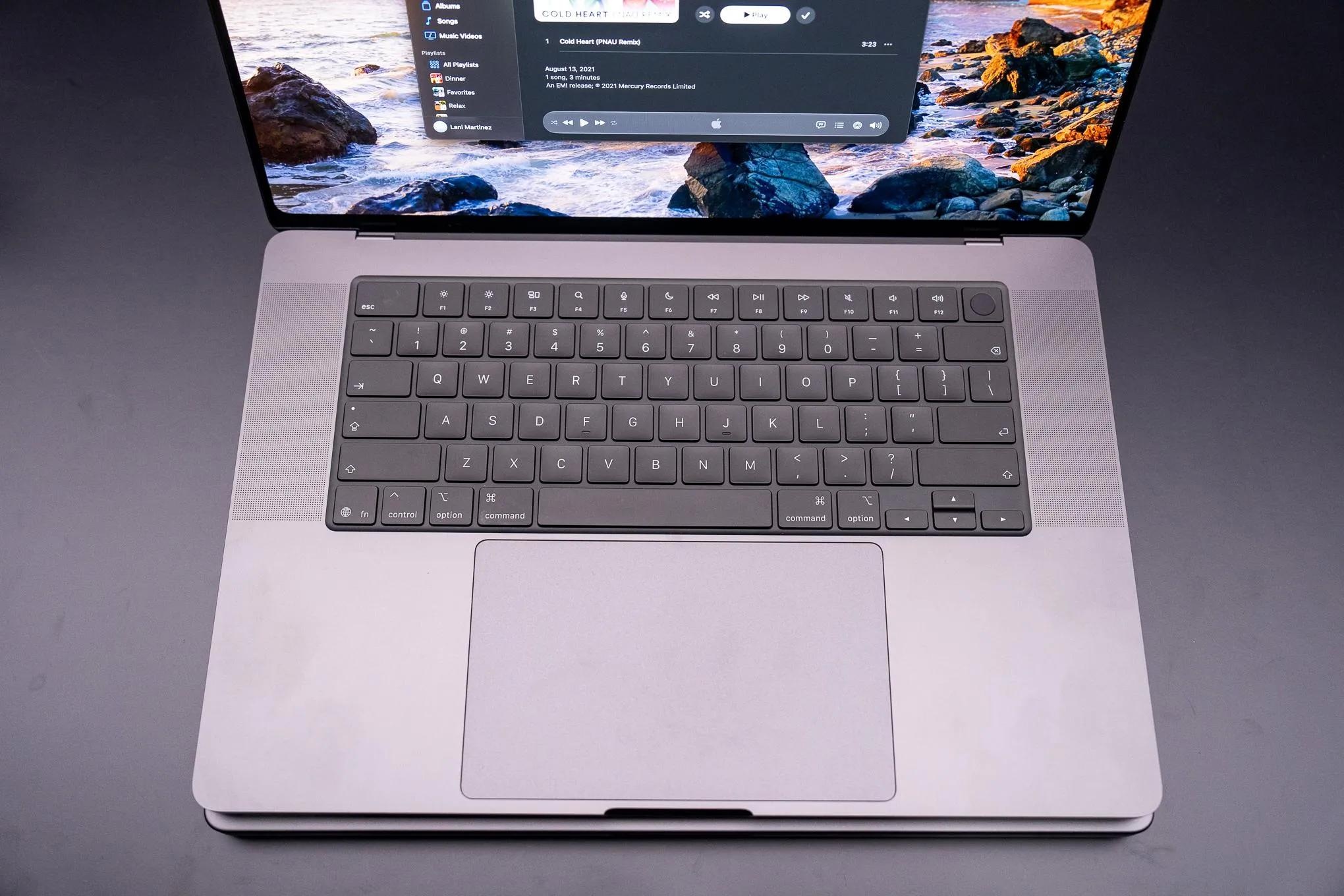 MacBook ảnh 9
