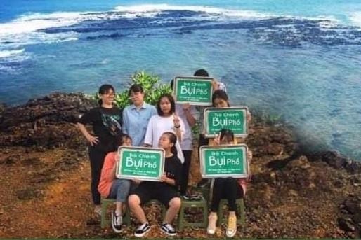 Ban on thi, nhom ban danh di choi 'gia vo' bang cach photoshop anh hinh anh