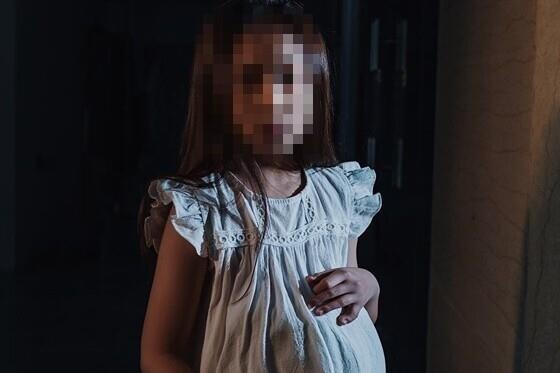 Tranh cai ve viec lo mat mau nhi khi thuc hien bo anh ve au dam hinh anh