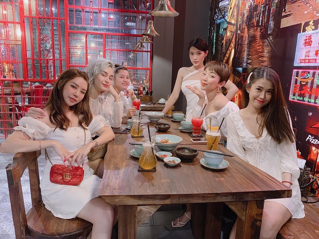 nhom ban than noi tieng anh 6