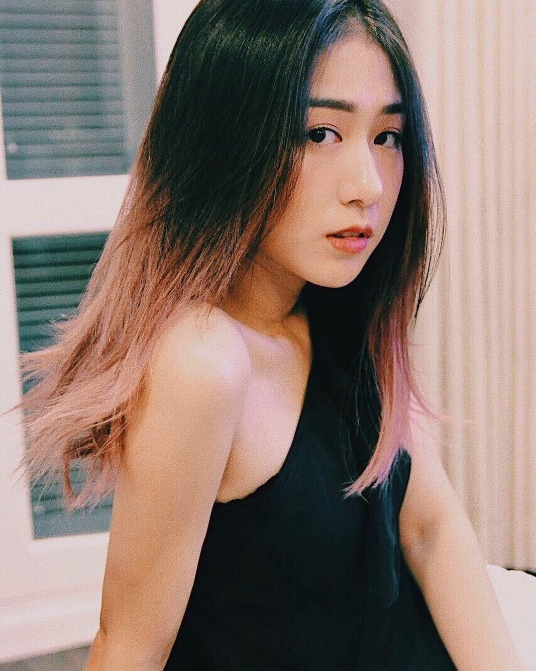 nhung cap anh trai em gai noi tieng anh 9