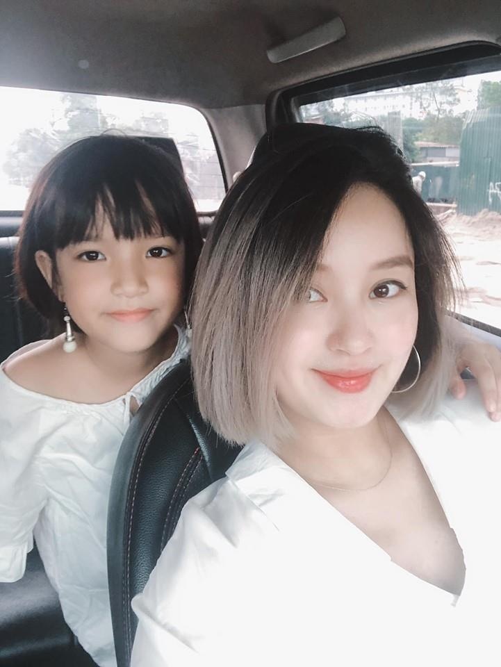 hot girl la me 2 con anh 11