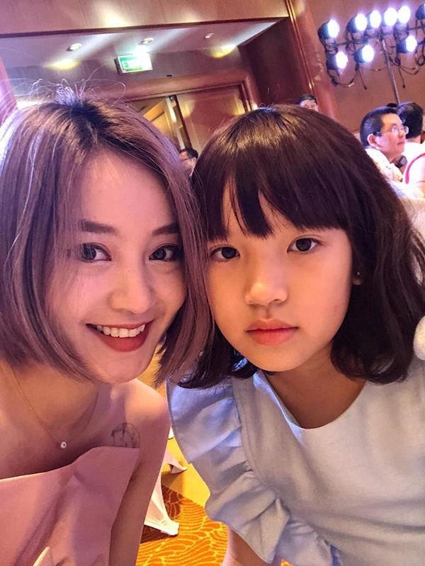 hot girl la me 2 con anh 12